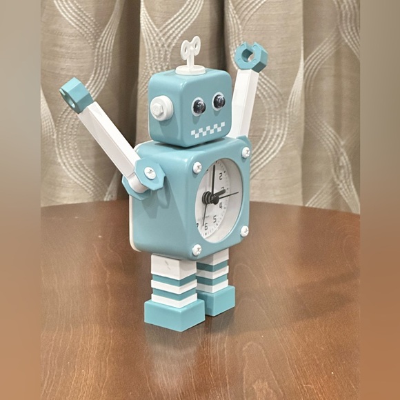 Robot Alarm Clock, Stainless Metal Desktop Creative Clock with Flashing Eyes - Picture 4 of 11